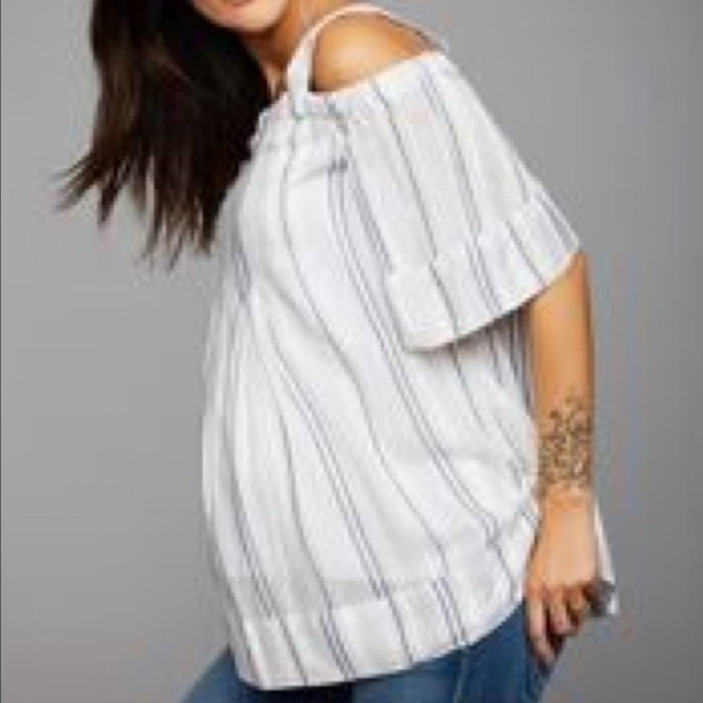 A PEA IN THE POD Maternity White/Blue Stripe Cold Shoulder Top Lined Blouse. B10